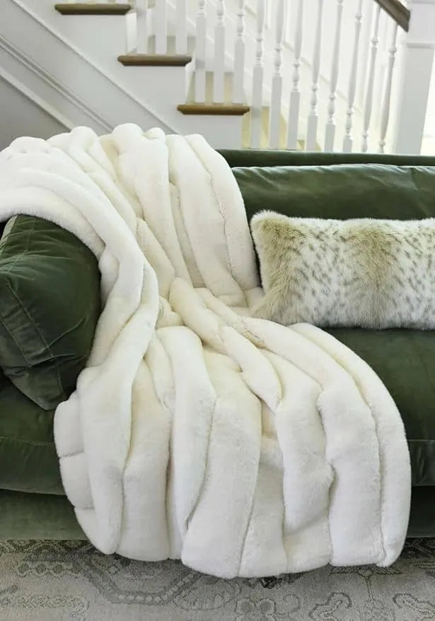 Faux Fur Throws: Fabulous-Furs Donna Salyers