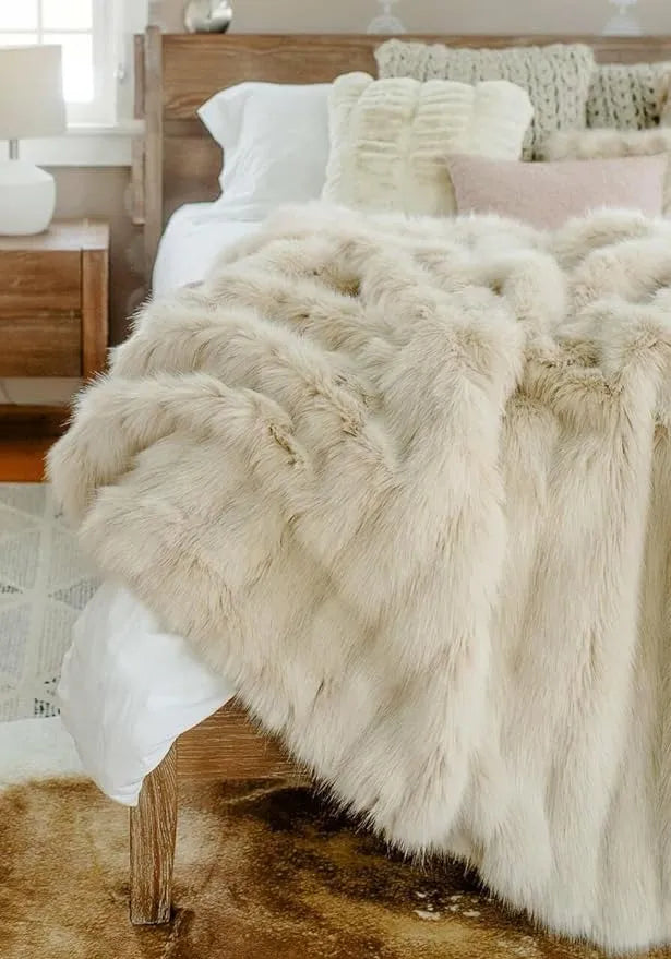 Faux Fur Throws: Fabulous-Furs Donna Salyers
