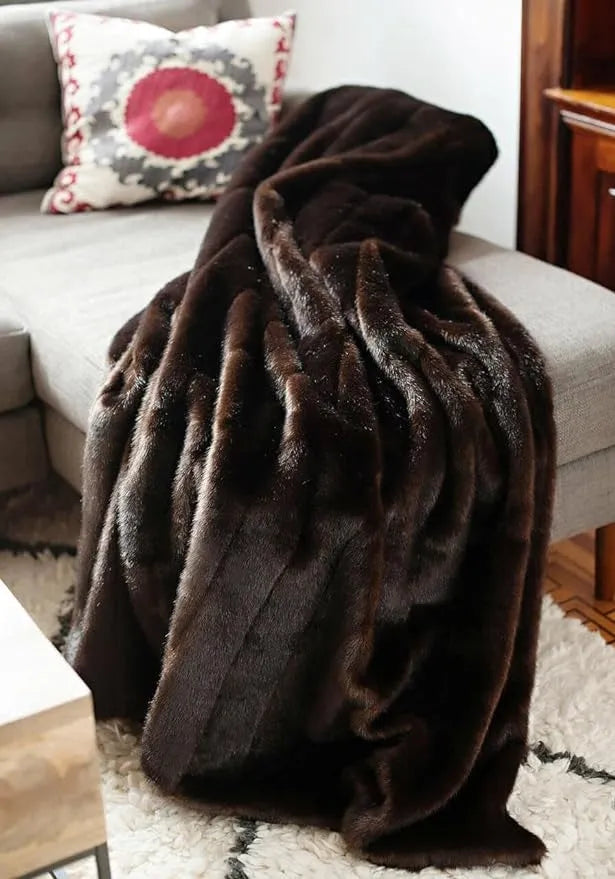 Faux Fur Throws: Fabulous-Furs Donna Salyers