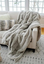Faux Fur Throws: Fabulous-Furs Donna Salyers